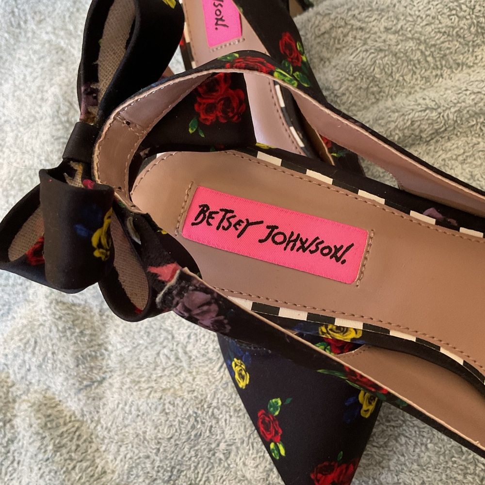 New Betsey Johnson Cadee Kitten Heel Strapped Bow Covered SHOES Black Satin - Picture 6 of 7